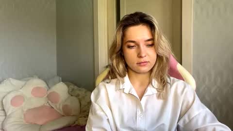 Snapshot of verlieweit chatting on October 4, 8:01 am Nova online show from October 4, 8:01 am
