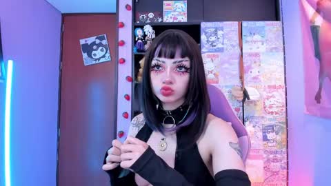     online show from June 3, 4:23 pm