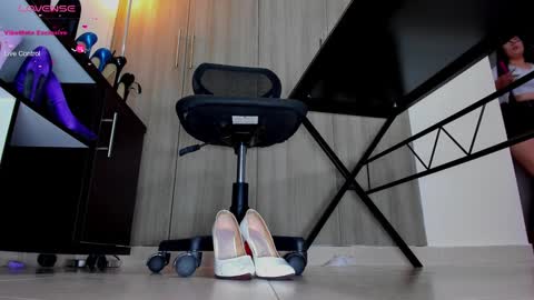 Snapshot of vero_starxx chatting on September 23, 8:12 pm Goddess Veronica online show from September 23, 8:12 pm