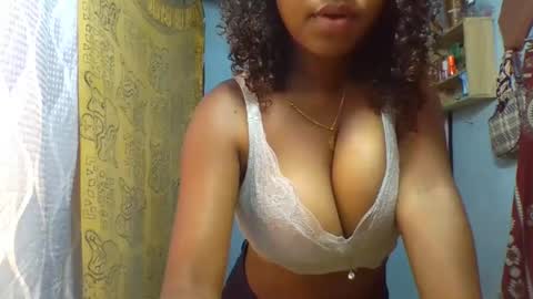 Snapshot of verolla31 chatting on January 7, 2:19 pm verolla31 online show from January 7, 2:19 pm