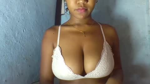 Snapshot of verolla31 chatting on February 20, 1:08 pm verolla31 online show from February 20, 1:08 pm