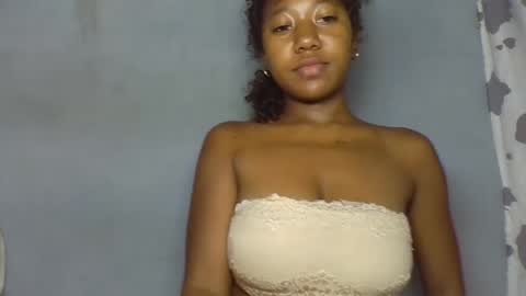 Snapshot of verolla31 chatting on February 26, 7:16 pm verolla31 online show from February 26, 7:16 pm