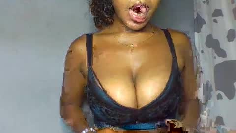 Snapshot of verolla31 chatting on February 27, 2:32 am verolla31 online show from February 27, 2:32 am