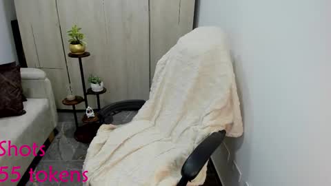 Catalina online show from October 30, 2:46 am