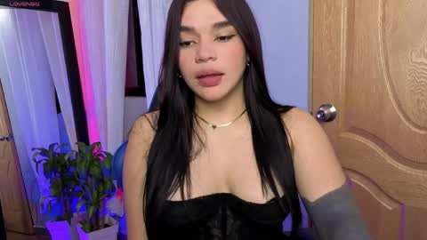 Snapshot of veronica_118 chatting on April 4, 2:21 am veronica_118 online show from April 4, 2:21 am