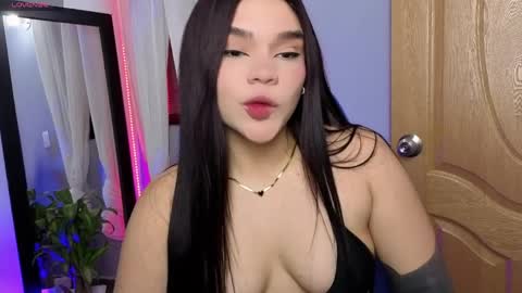 Snapshot of veronica_118 chatting on April 12, 5:23 am veronica_118 online show from April 12, 5:23 am