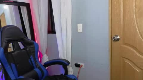 Snapshot of veronica_118 chatting on May 5, 1:24 am veronica_118 online show from May 5, 1:24 am