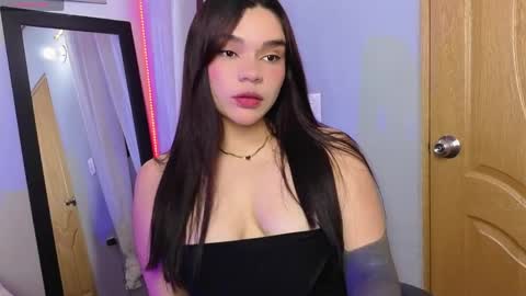 Snapshot of veronica_118 chatting on June 6, 3:00 am veronica_118 online show from June 6, 3:00 am