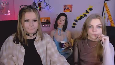 Ronni online show from October 31, 9:49 pm