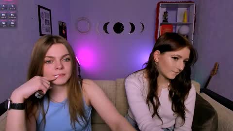 Snapshot of veronica_bubble chatting on March 3, 8:59 pm Ronni online show from March 3, 8:59 pm