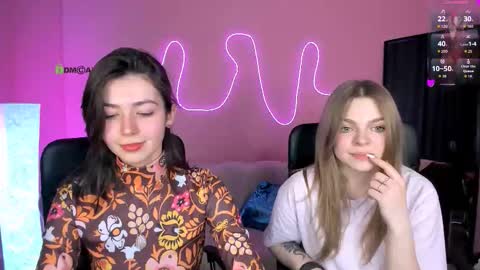 Snapshot of veronica_bubble chatting on March 5, 9:11 pm Ronni online show from March 5, 9:11 pm