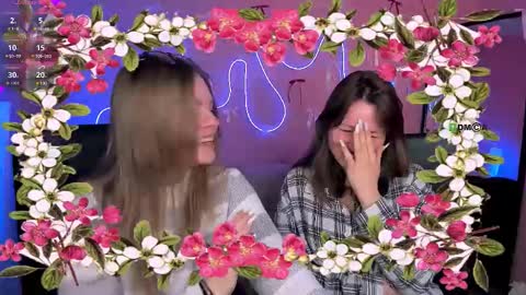 Snapshot of veronica_bubble chatting on March 6, 8:38 pm Ronni online show from March 6, 8:38 pm