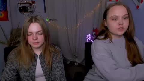 Snapshot of veronica_bubble chatting on March 22, 8:23 pm Ronni online show from March 22, 8:23 pm