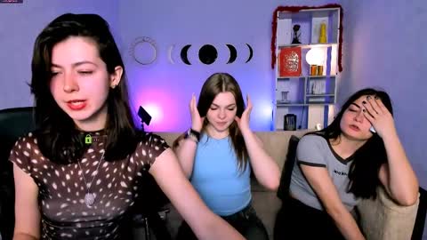 Ronni online show from April 25, 7:11 pm