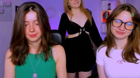 Ronni online show from June 23, 7:34 pm