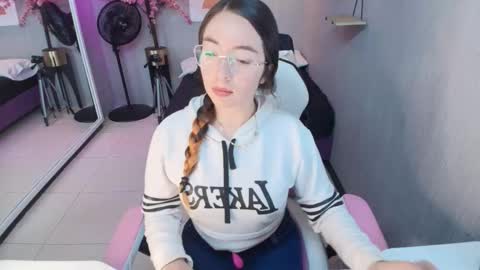 veronica online show from February 3, 7:19 pm