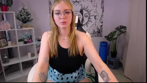 Snapshot of veronicaandersen chatting on February 2, 6:26 am VERONICA online show from February 2, 6:26 am
