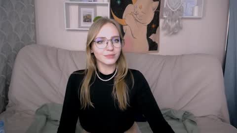 Snapshot of veronicaandersen chatting on February 8, 12:39 pm VERONICA online show from February 8, 12:39 pm