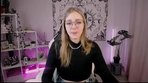 Snapshot of veronicaandersen chatting on February 28, 11:34 pm VERONICA online show from February 28, 11:34 pm