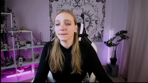 Snapshot of veronicaandersen chatting on March 2, 5:58 pm VERONICA online show from March 2, 5:58 pm