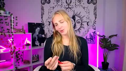 Snapshot of veronicaandersen chatting on September 13, 10:04 am VERONICA online show from September 13, 10:04 am