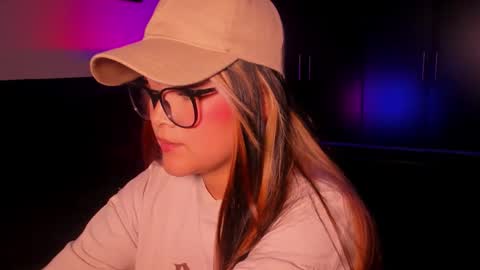 Vero online show from March 21, 4:06 am