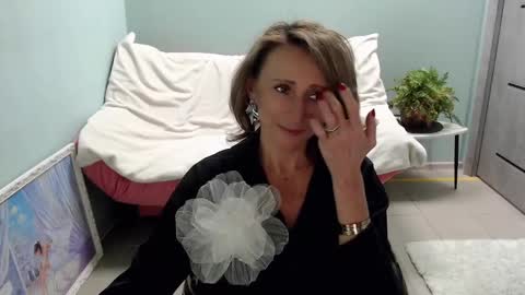 Helen online show from March 10, 8:37 am