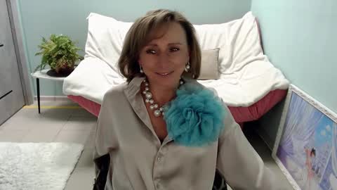 Helen online show from March 11, 8:20 am