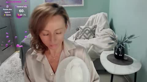 Helen online show from October 20, 6:36 am