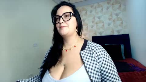 Snapshot of veroniicabbw chatting on October 29, 12:07 pm veroniicabbw online show from October 29, 12:07 pm