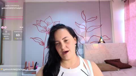 Snapshot of veroniicabbw chatting on December 1, 12:10 pm veroniicabbw online show from December 1, 12:10 pm