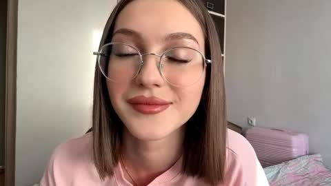 Snapshot of veronikasenk chatting on March 30, 3:13 pm Sasha online show from March 30, 3:13 pm