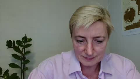 Snapshot of verony_ chatting on March 6, 2:08 pm verony_ online show from March 6, 2:08 pm