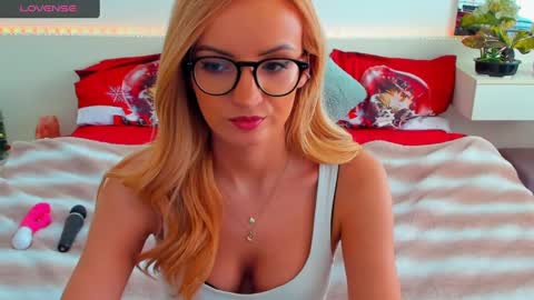 Snapshot of verrasweet4u chatting on February 13, 7:13 am VerraSweet4u online show from February 13, 7:13 am