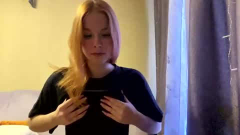 Lina online show from June 20, 9:01 am