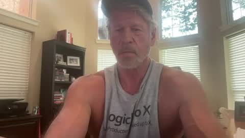 Snapshot of vervalas1 chatting on August 6, 9:06 pm Vervalas online show from August 6, 9:06 pm
