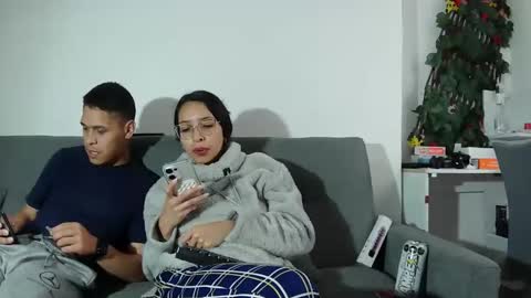 very_hard2 online show from October 31, 4:30 pm