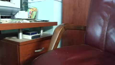 Snapshot of verylittletiny chatting on August 1, 2:27 pm Erik online show from August 1, 2:27 pm