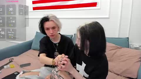veryraretwins online show from June 18, 7:51 pm