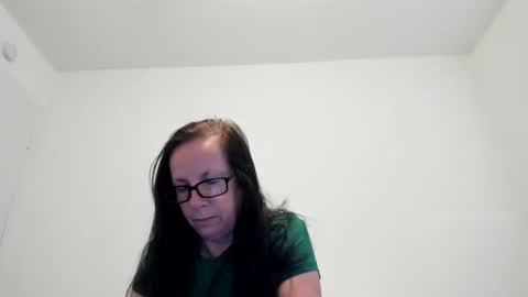 verysassypeachgoddess online show from March 18, 12:52 pm