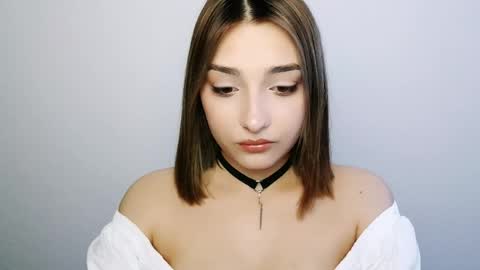 Snapshot of veryveryshygirl chatting on April 26, 10:35 am Ana online show from April 26, 10:35 am