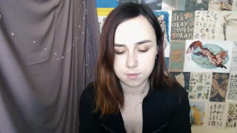 veryveryvery_shy online show from December 6, 8:26 am