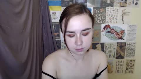 veryveryvery_shy online show from November 14, 6:23 am