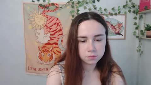 veryveryvery_shy online show from May 14, 6:31 am