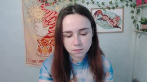 veryveryvery_shy online show from May 15, 5:36 am