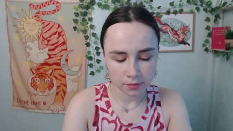 veryveryvery_shy online show from May 22, 5:36 am