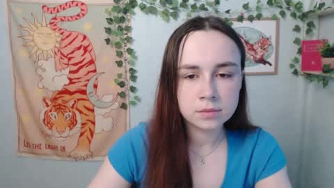 veryveryvery_shy online show from June 1, 5:42 am