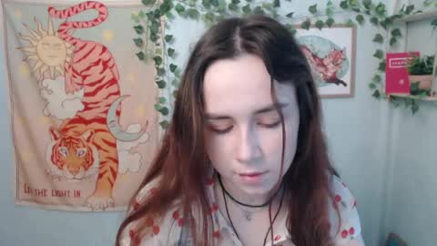 veryveryvery_shy online show from June 5, 5:58 am