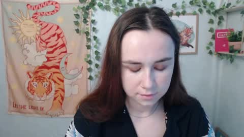 veryveryvery_shy online show from June 8, 5:30 am