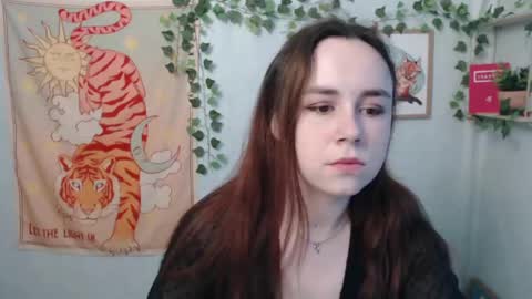 veryveryvery_shy online show from June 9, 5:30 am